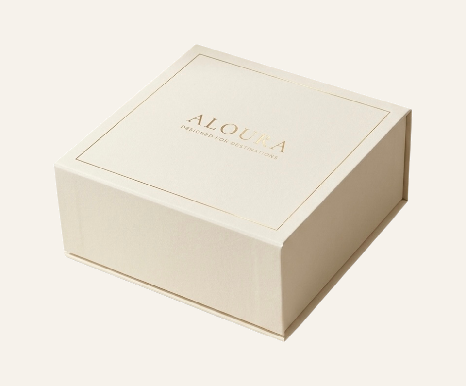Aloura packaging